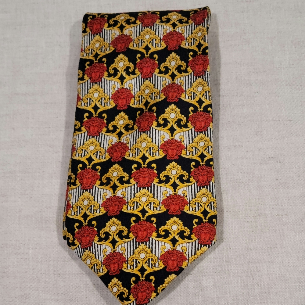 GIANNI VERSACE 100 % Silk Tie